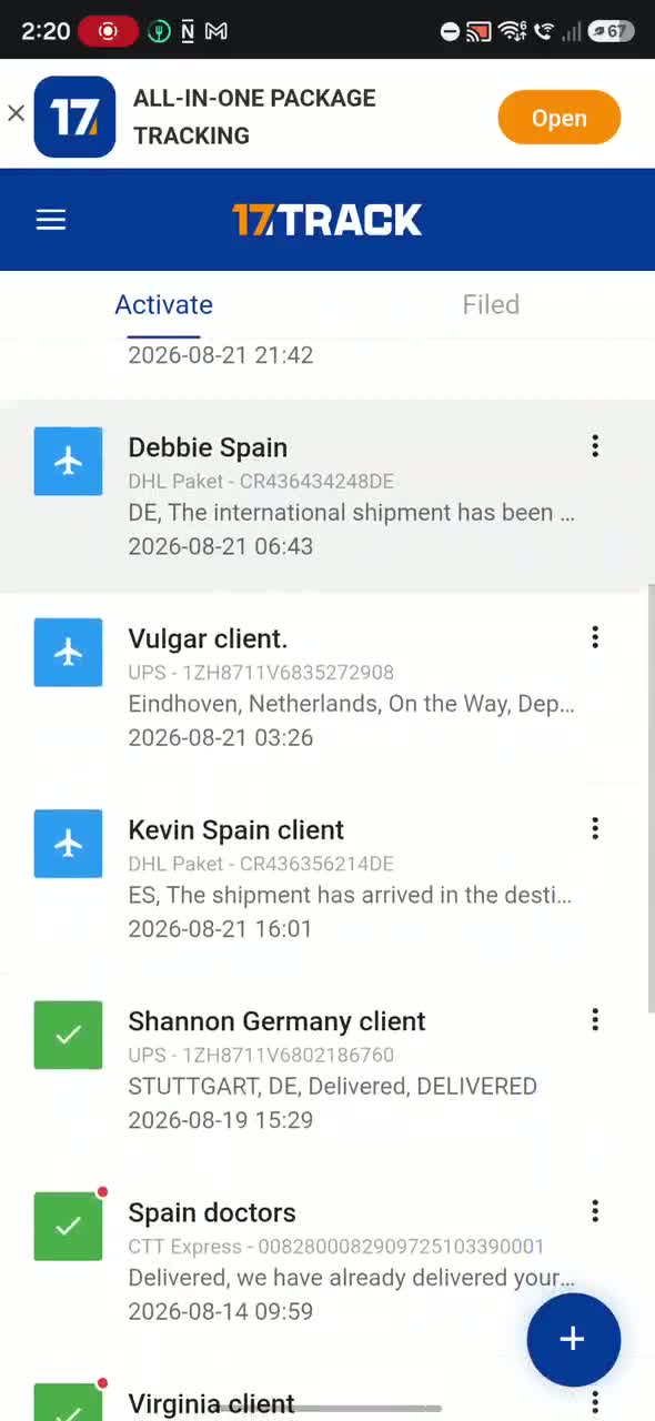 Carrier tracking dashboard showing delivered client shipments